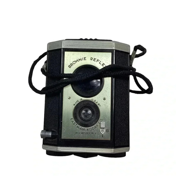 Vintage 50s Brownie Reflex camera - Picture 2 of 6